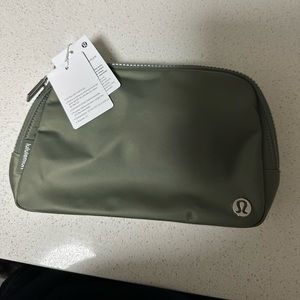 Lululemon everywhere Belt Bag Crossbody Bag